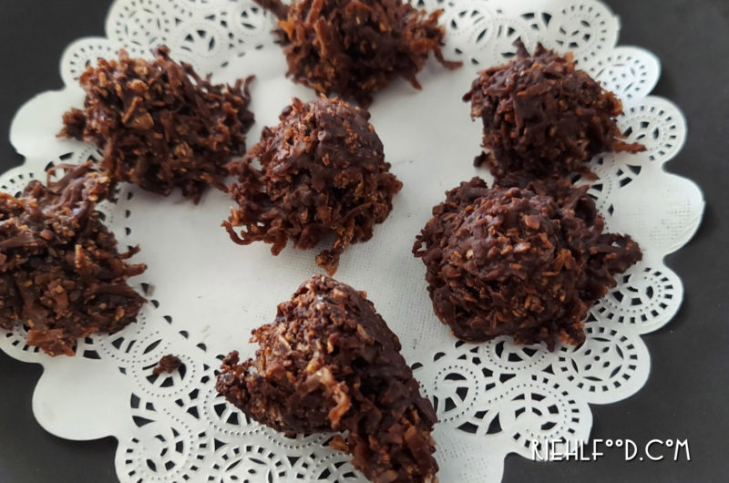 Healthy Chocolate Coconut Balls