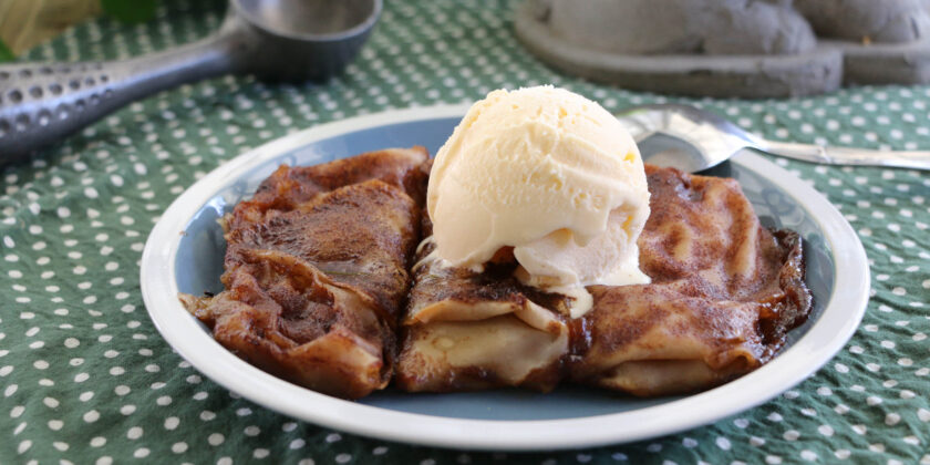 Peach Cobbler Egg Rolls